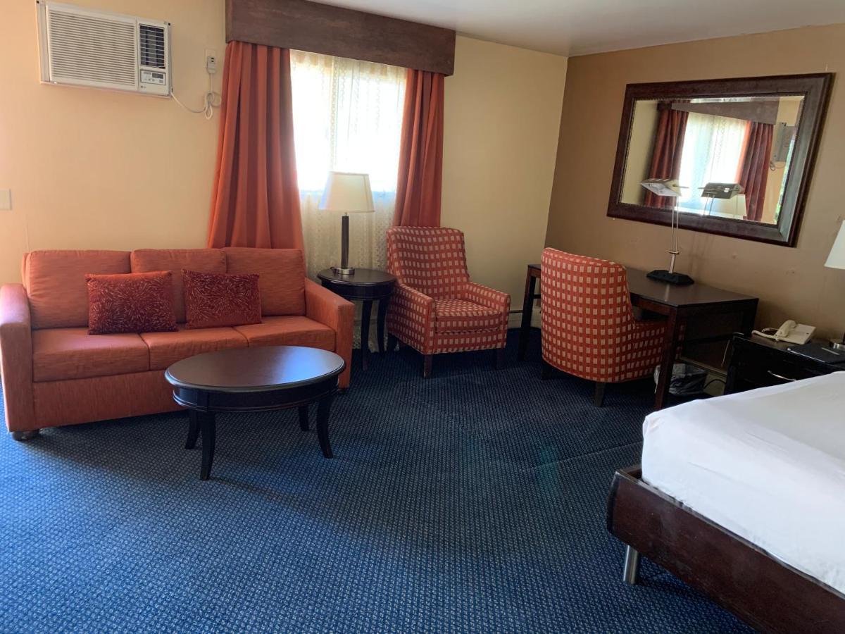 Travelodge By Wyndham Rapid City Exterior photo